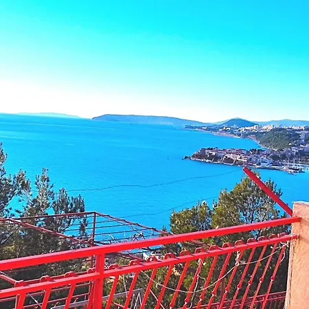Apartment Amazing View Atemberaubenden Blick Auf Stadt By Interhome Podstrana