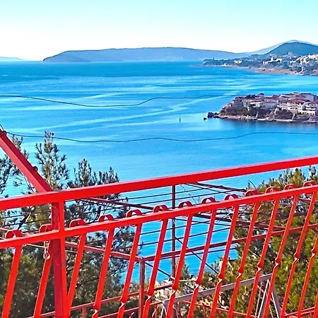 Amazing View Atemberaubenden Blick Auf Stadt By Interhome Apartment Podstrana